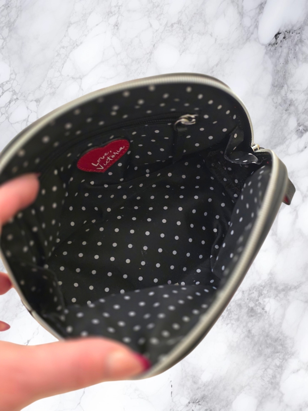 Victoria's Secret 'Mine' Red Cosmetic Pouch - Picture 4 of 10